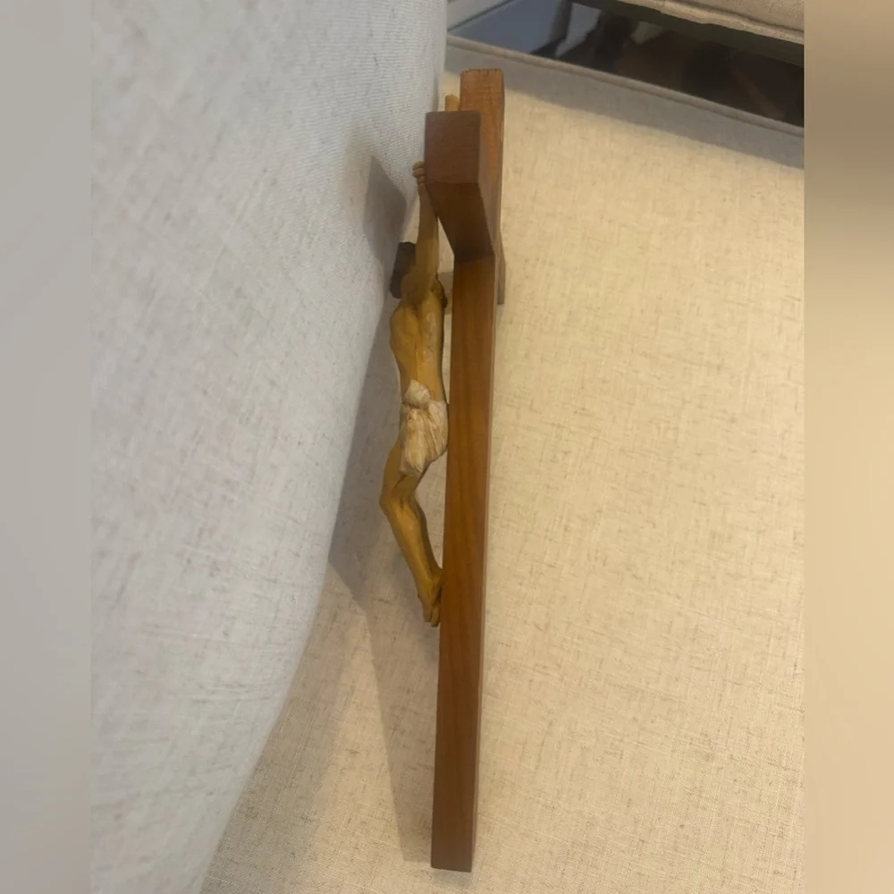 Wooden Crucifix with Jesus - Picture 7 of 10